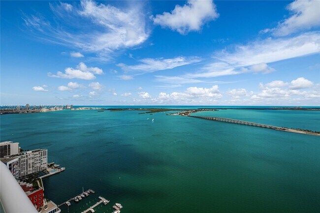 Building Photo - 1643 Brickell Ave
