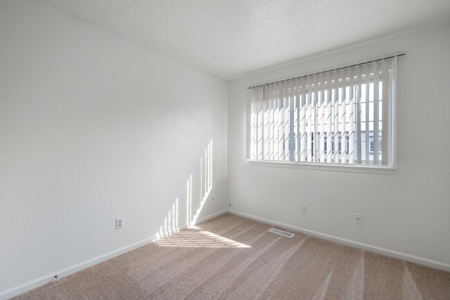 Building Photo - 4350 Gadwall Pl