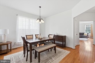 Building Photo - 8863 Flatbush Ct