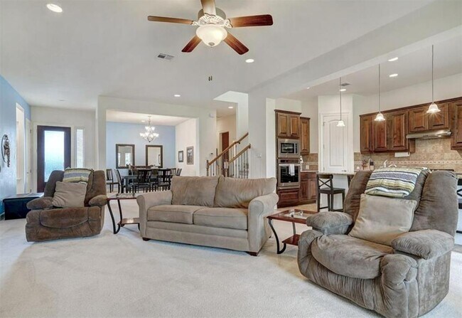 Building Photo - 5310 Scenic Lake Dr