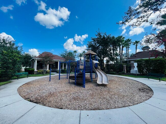 Building Photo - Hunter's Creek - 3 Bedroom, 2.5 Bathroom T...