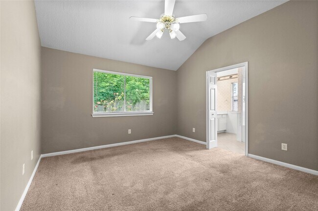 Building Photo - 805 Courtland View