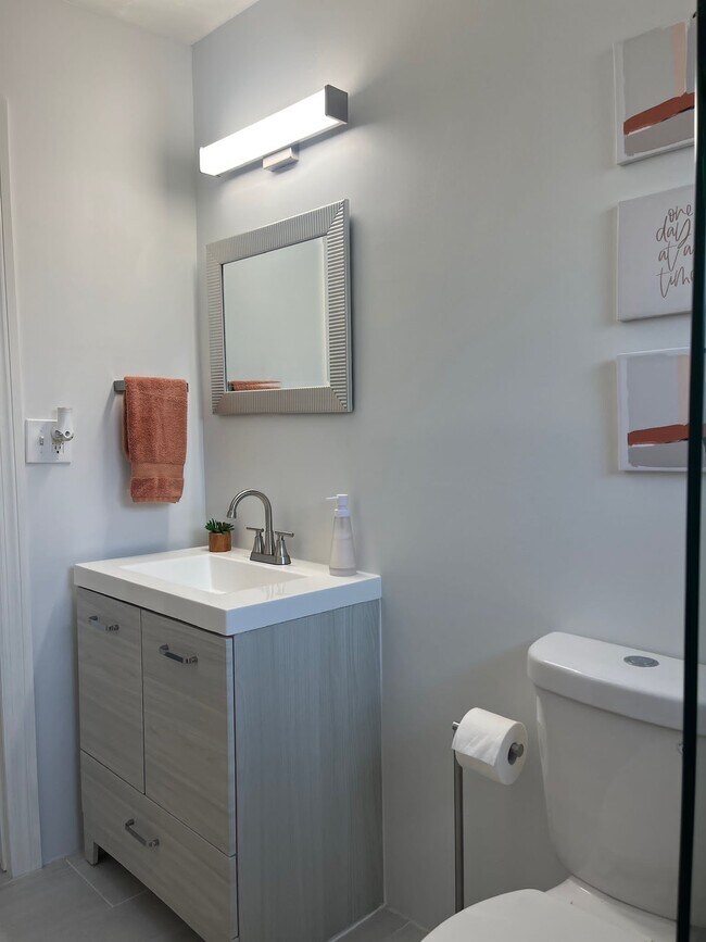 Building Photo - 1036 NW 25th St