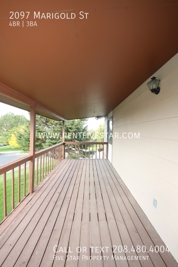 Building Photo - 2097 Marigold St