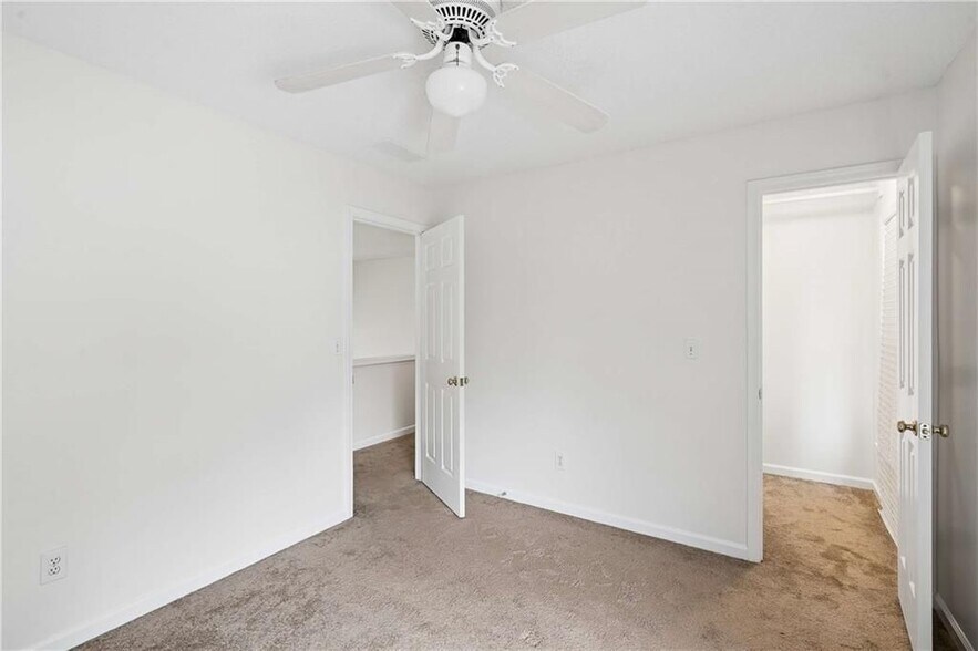 Building Photo - 6285 Barwick Ln