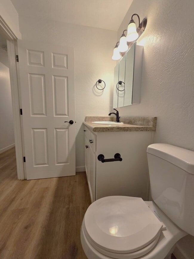 Building Photo - Newer Two bedroom/Two bath Duplex | Available NOW
