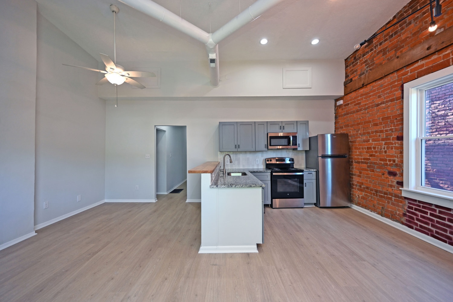 Building Photo - 2228 Kemper Ln