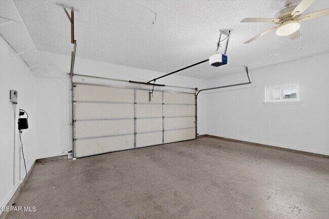 Building Photo - 1365 Desert Canyon Dr