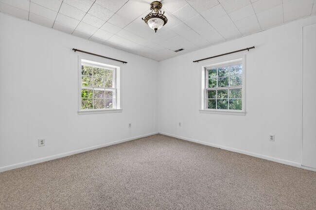 Building Photo - 23017 Timber Creek Ln