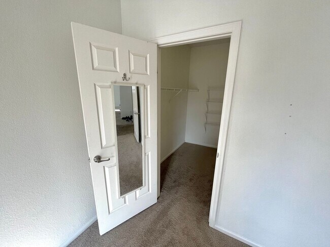 Building Photo - Charming 2BR Condo in Erie