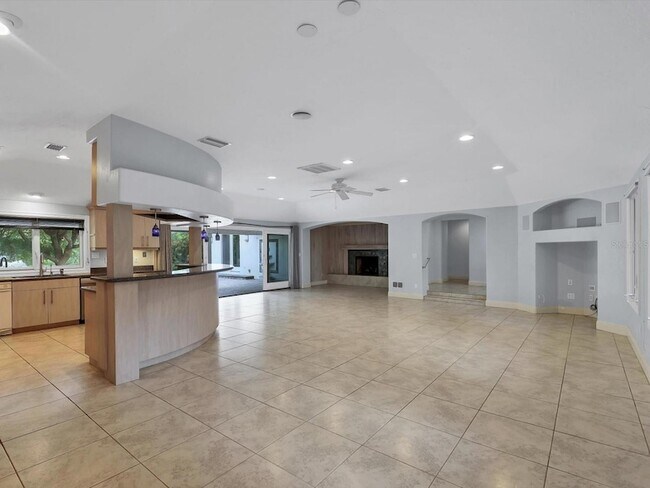 Building Photo - 3424 Tanglewood Dr