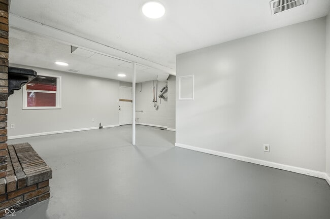 Building Photo - 1414 Priscilla Ave