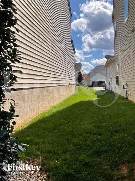 Building Photo - 15625 Troubadour Ln