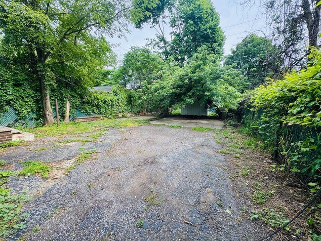 Building Photo - 10630 Kimberly Ave