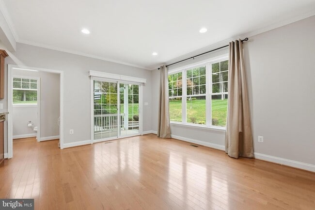 Building Photo - 42240 Hiddenwood Ln