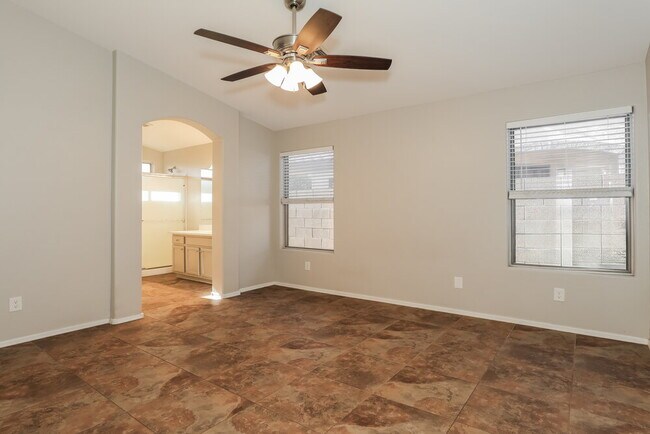 Building Photo - 12913 W Sheridan St