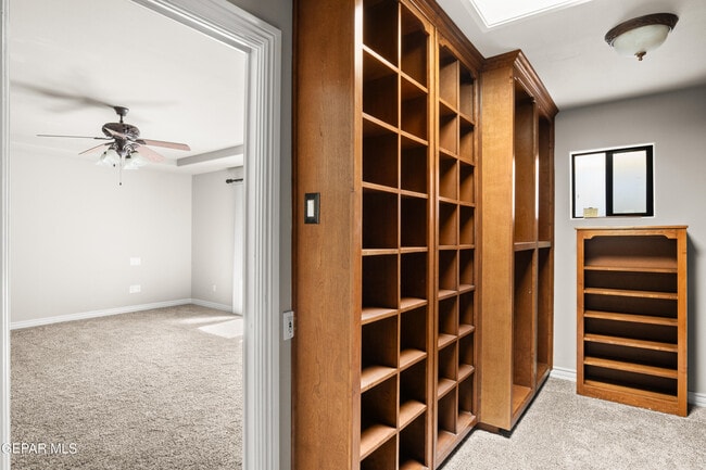 Building Photo - 6204 Pinehurst Dr