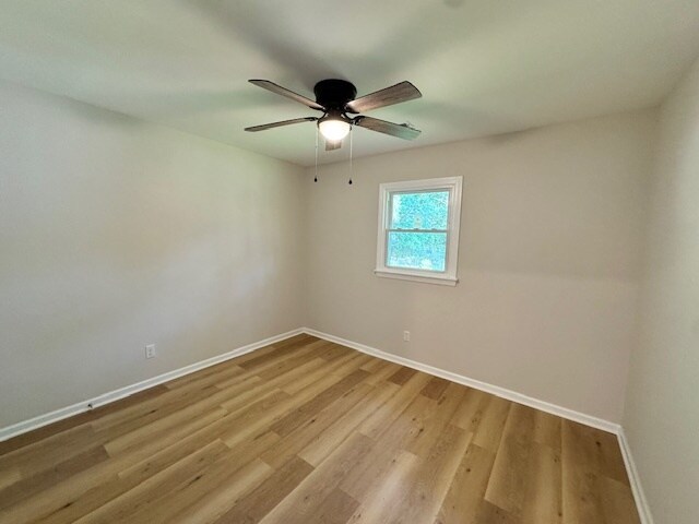 Building Photo - 823 Elmira Ave