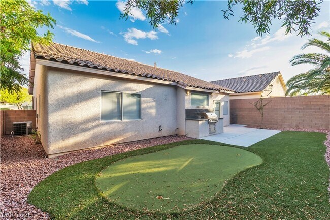 Building Photo - 4468 Lobero Ave