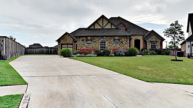 Building Photo - 4 Bedroom home in Rose Creek - DEER CREEK ...