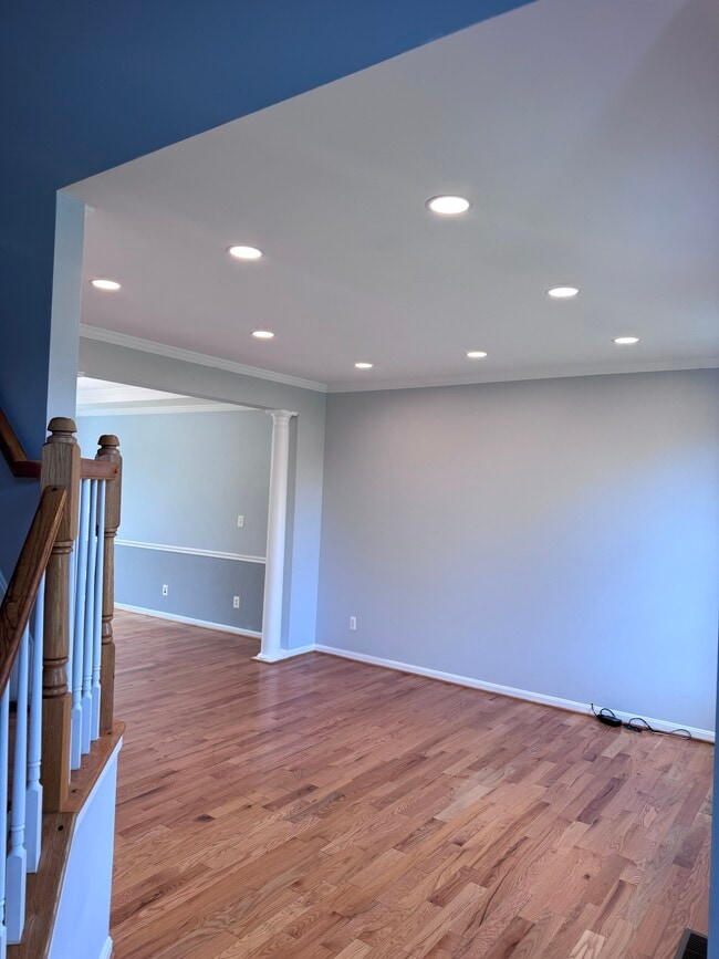 Building Photo - 5 Bayview Ct