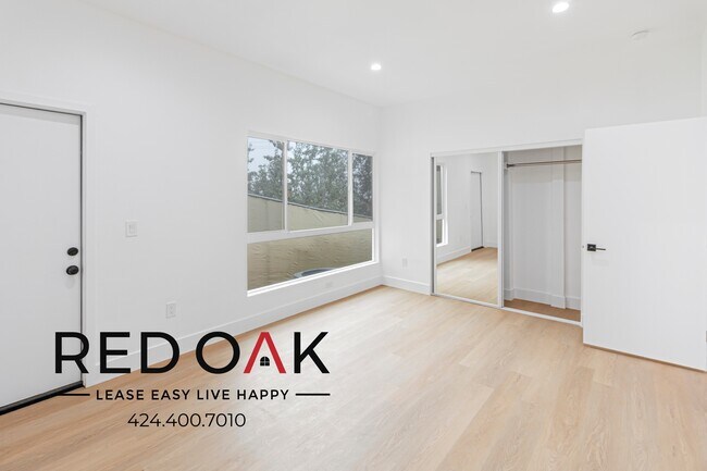 Building Photo - 325 W Avenue 38 Ave