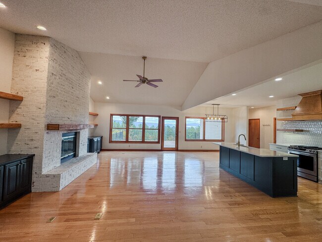 Building Photo - 27 Cadiz Ln