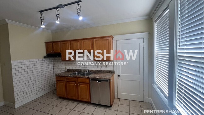 Building Photo - 1706 Tutwiler Ave