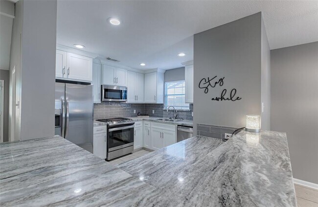 Building Photo - 3607 Hampstead Ct