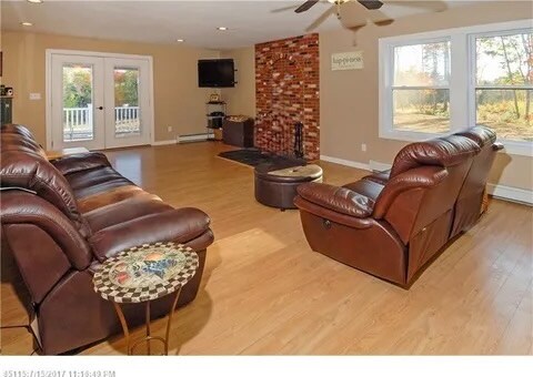 Building Photo - 151 Earls Way