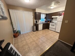 Building Photo - 1875 5th St