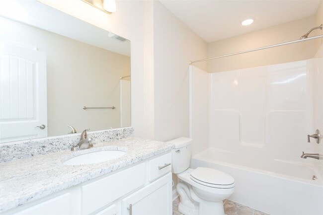 Building Photo - Modern Luxury Townhouse