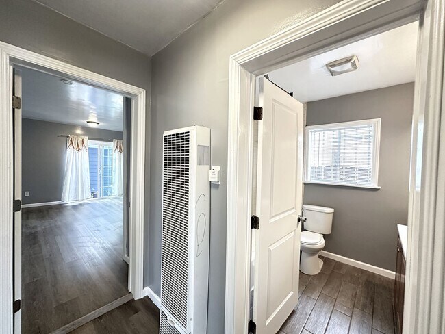 Building Photo - 574 Duboce Ave