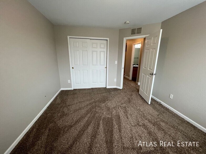 Building Photo - 4413 Centerville Dr