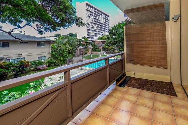 Building Photo - Close to town, Kapiolani Hospital