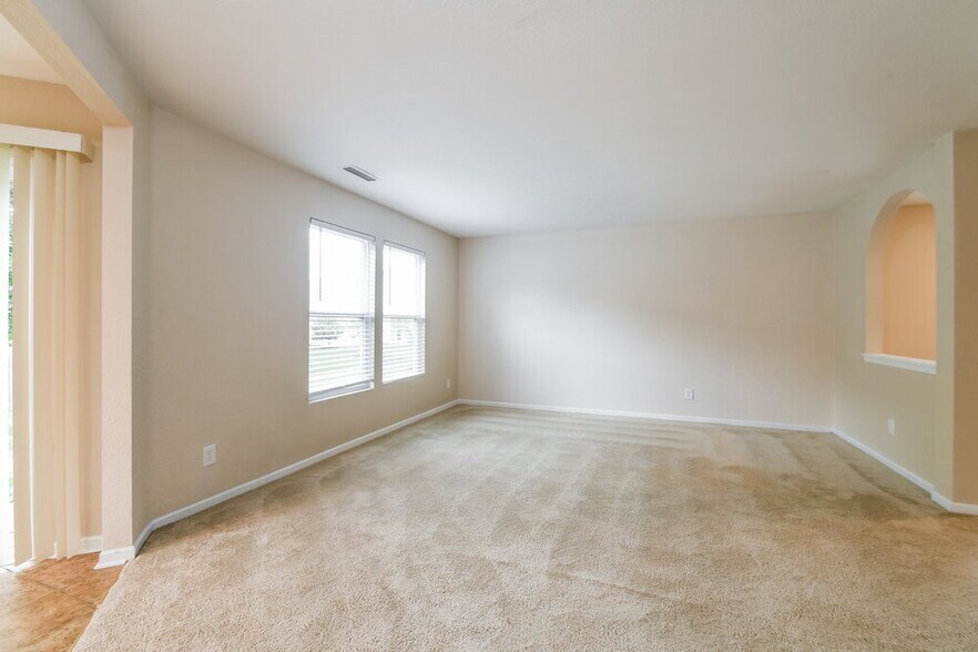 Building Photo - 15433 Destination Dr