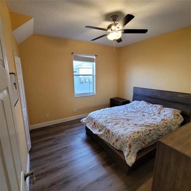 Building Photo - 10850 Breaking Rocks Dr