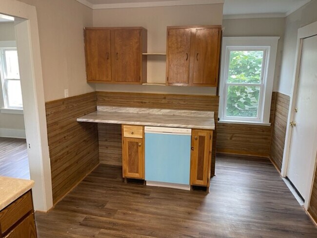 Building Photo - 3074 Toledo Ave