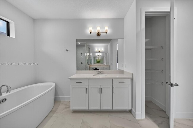 Building Photo - 2722 NW 87th Ter