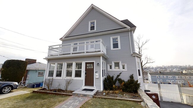 Building Photo - Spacious Revere home with large fenced yar...