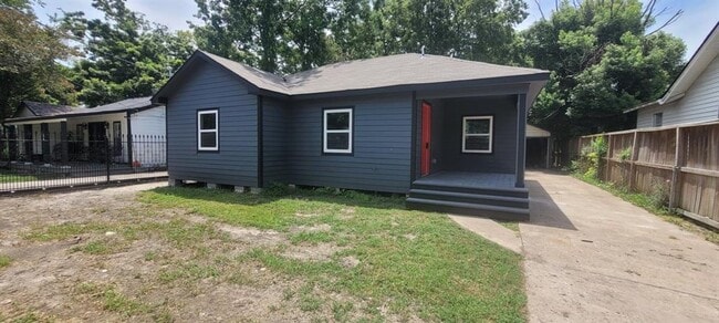 Primary Photo - 54 De Boll St