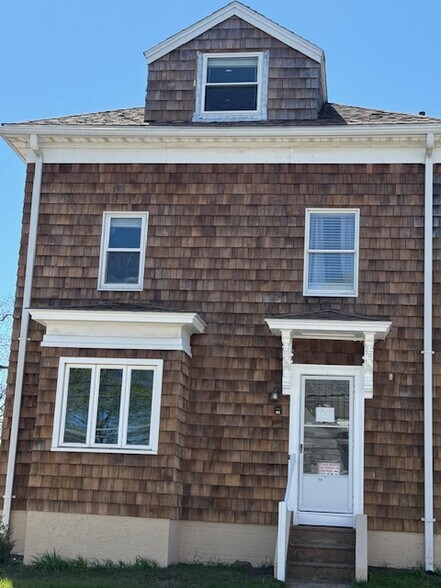 Building Photo - 98 Maplewood Ave