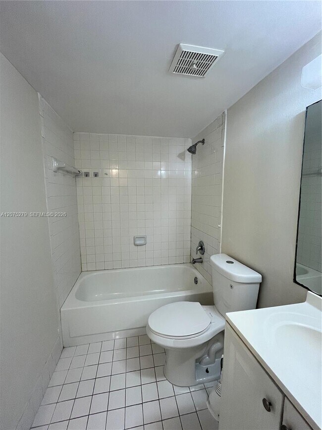 Building Photo - 3252 Foxcroft Rd