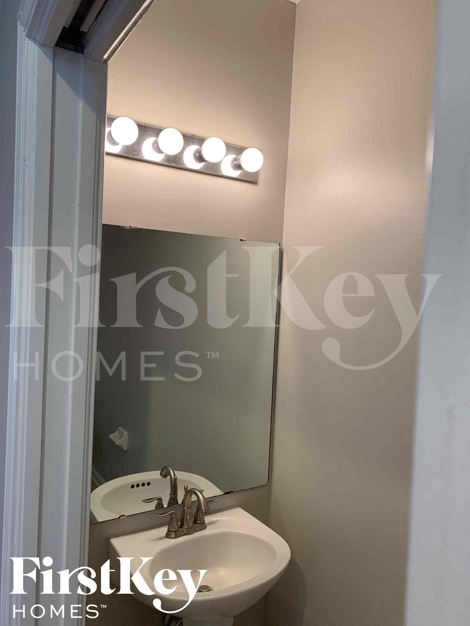 Building Photo - 2831 Harvest Moon Dr