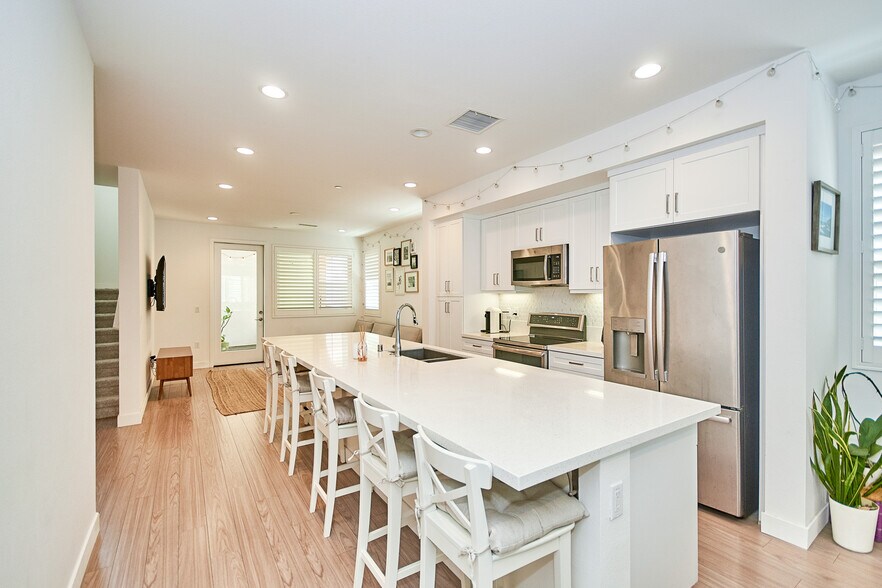 Building Photo - 9914 Artesia Blvd