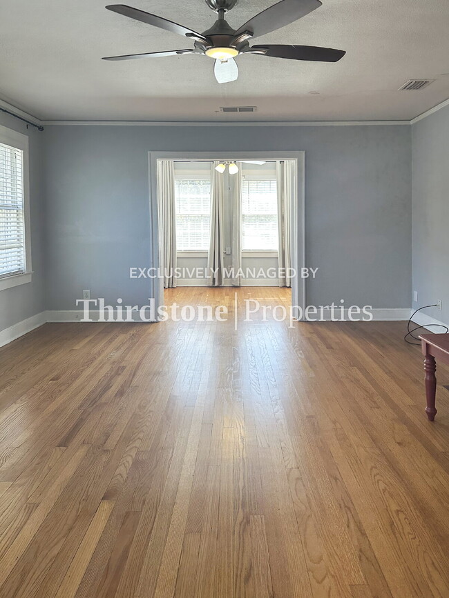 Building Photo - 2779 Riverside Ave