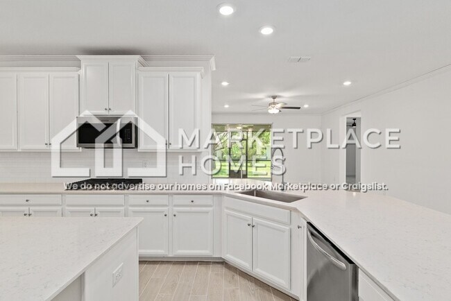 Building Photo - 1355 SE 43rd Rd