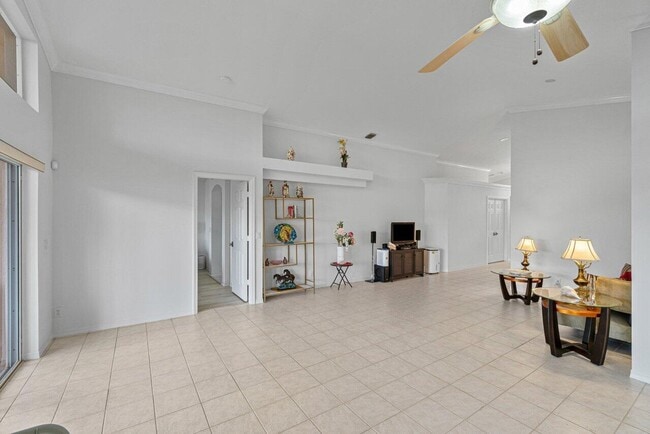 Building Photo - 7405 Modena Dr