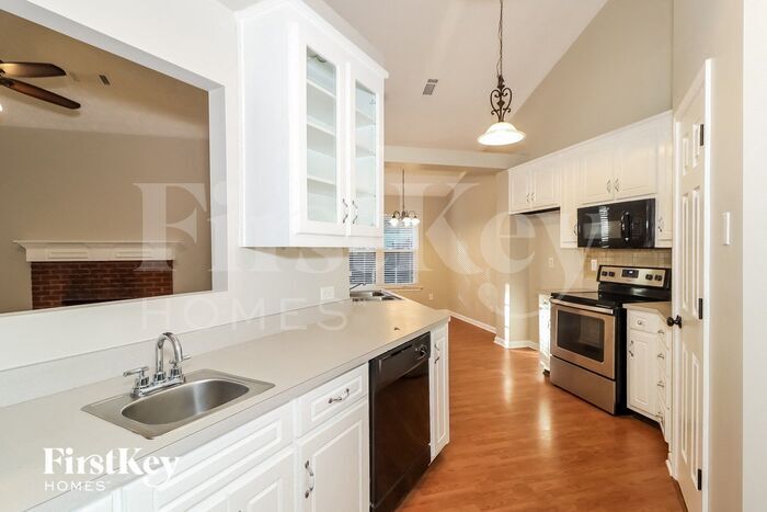 Building Photo - 812 Kendall Park Dr