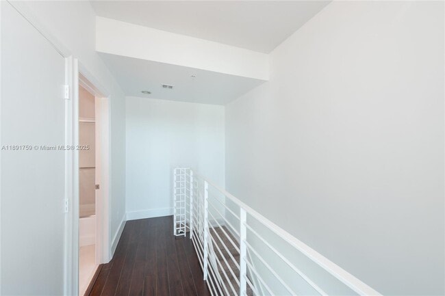 Building Photo - 60 SW 13th St